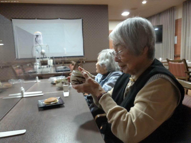 駿東郡長泉町老人ホーム_五感で感じるお茶会の開催