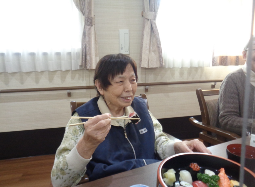 静岡市葵区有料老人ホーム_3月の花水木ランチ