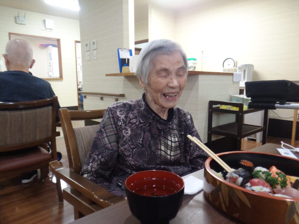 静岡市葵区有料老人ホーム_3月の花水木ランチ