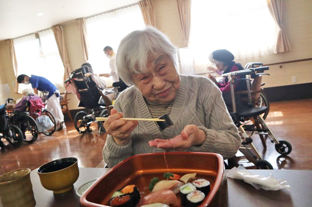 静岡市葵区有料老人ホーム_3月の花水木ランチ