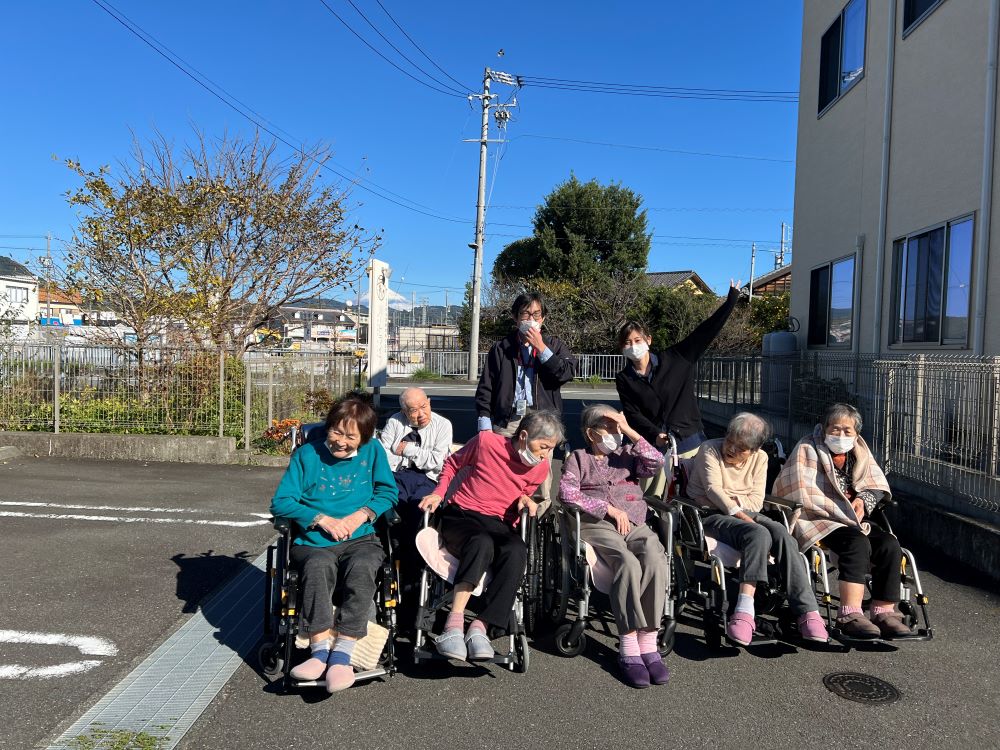 静岡市清水区老人ホーム_いよいよ師走12月1日快晴富士山
