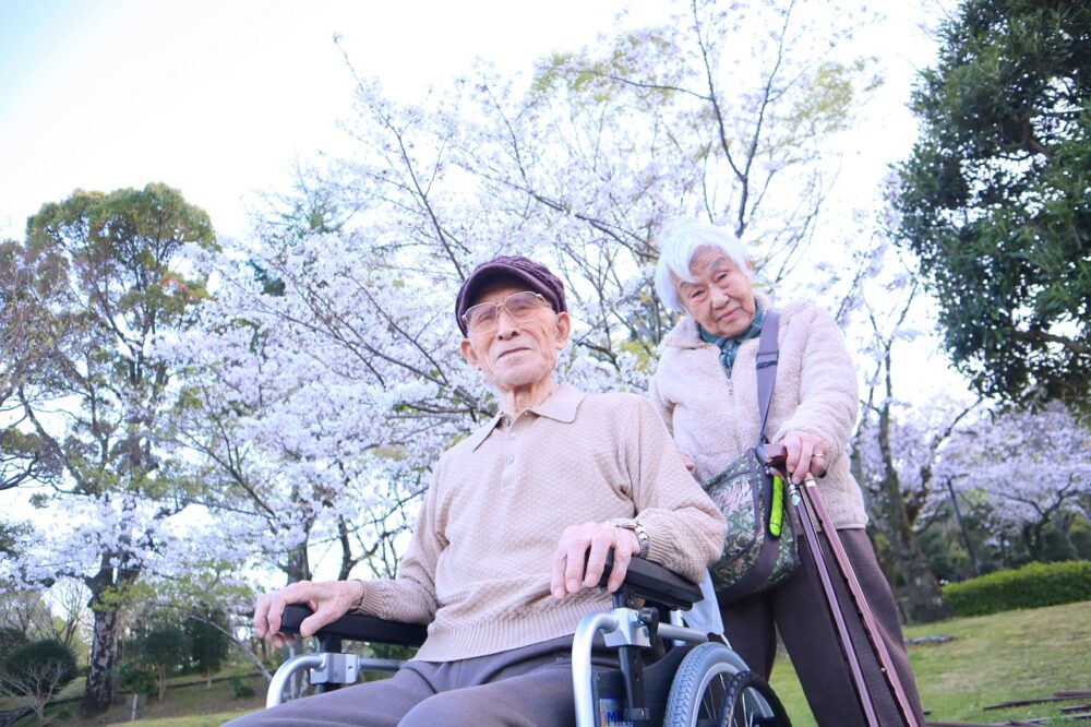 老人ホームに夫婦で入居するには