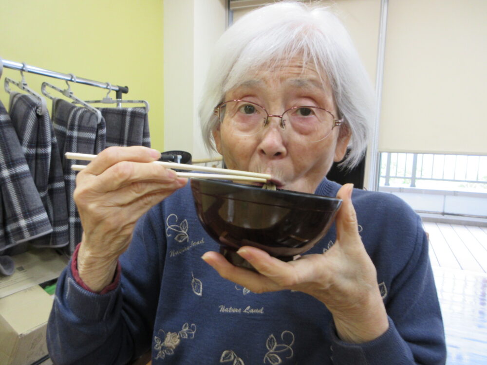 静岡市葵区有料老人ホーム_変わり蕎麦金な粉麺