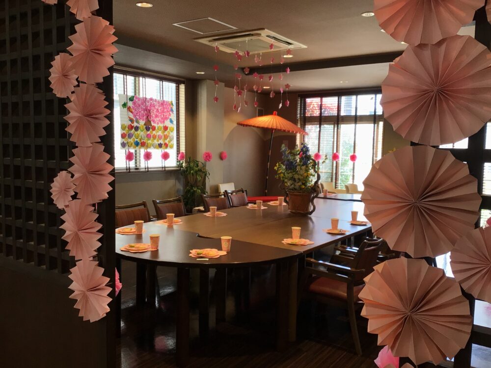 浜松市老人ホーム_春を感じるお花見とお花見会