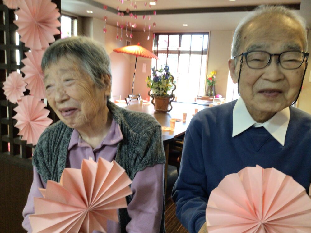 浜松市老人ホーム_春を感じるお花見とお花見会
