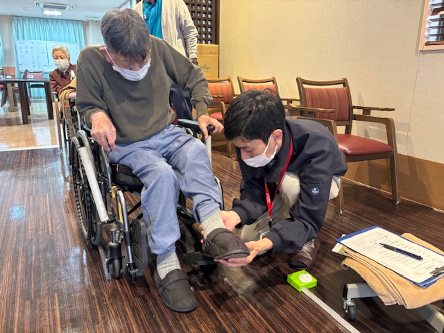 浜松市老人ホーム_靴のサイズの測定会