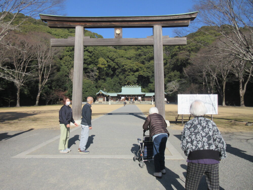 静岡市葵区老人ホーム_初詣