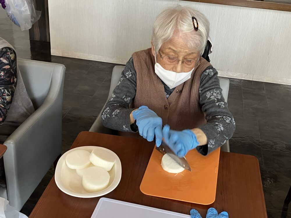 静岡市駿河区老人ホーム_心も体もぽかぽか、おでんレク