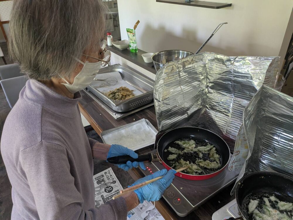 静岡市駿河区老人ホーム_新茶の芽の天ぷら