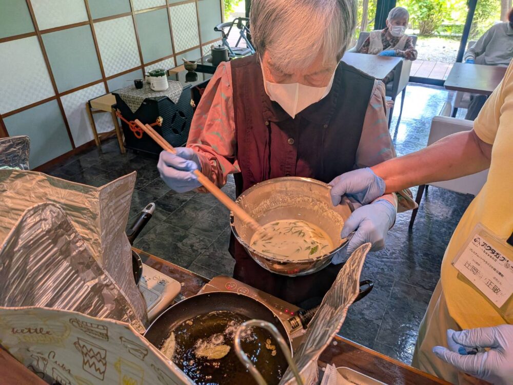 静岡市駿河区老人ホーム_新茶の芽の天ぷら